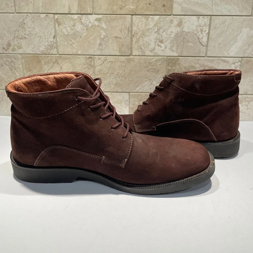 GH Bass & Co Western Mens 9.5 M Brown Nubuck Leather Chukka Boots Made in Brazil